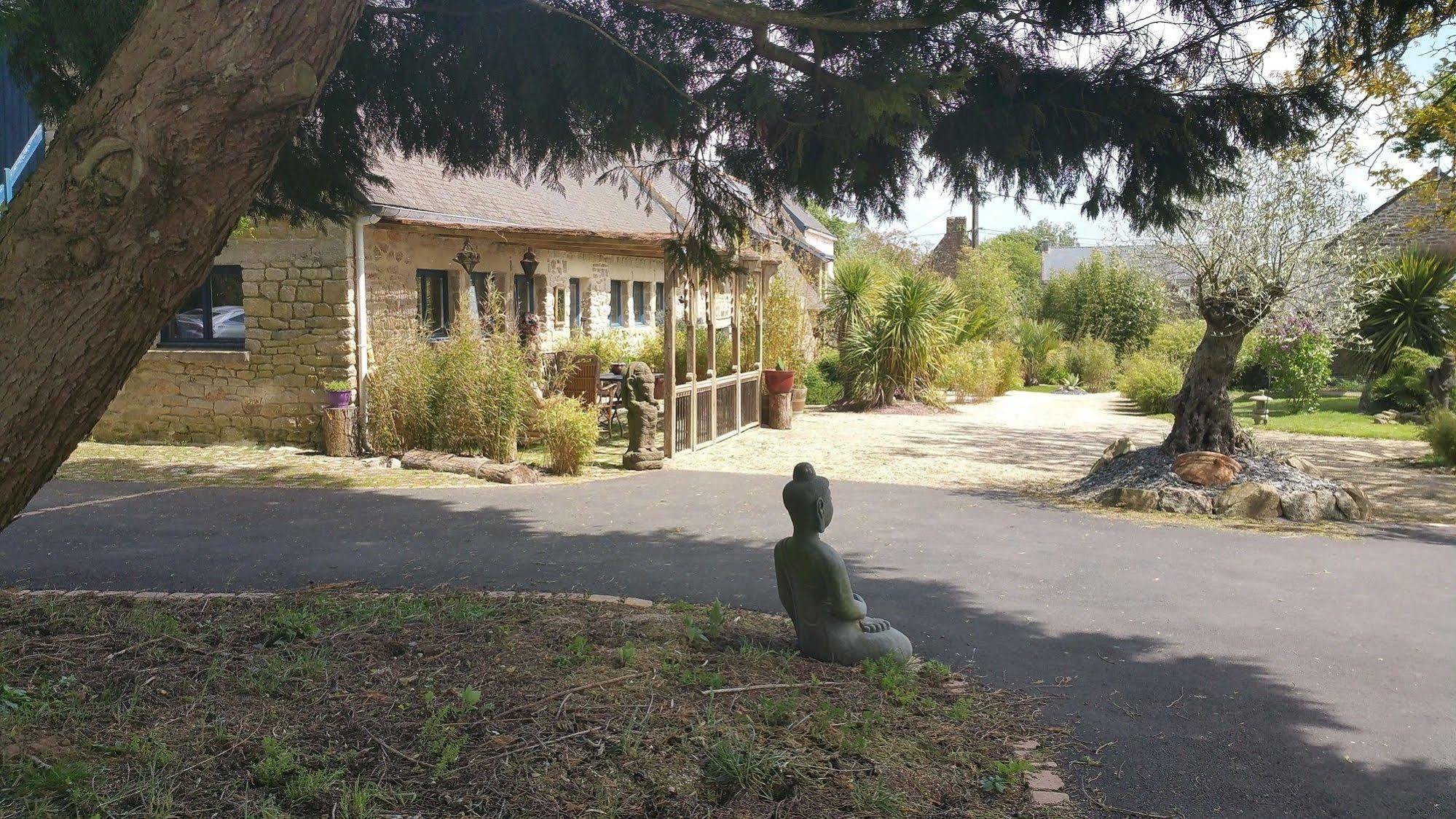 Le Domaine De Saint-Thomin Bed & Breakfast Nostang ภายนอก รูปภาพ